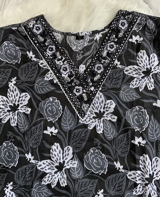 Midnight Bloom 3 Piece Kurti set, view 3